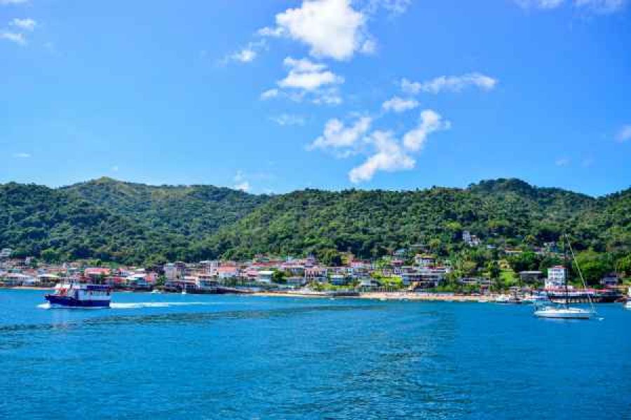 Taboga Daypass — playa, historia y almuerzo